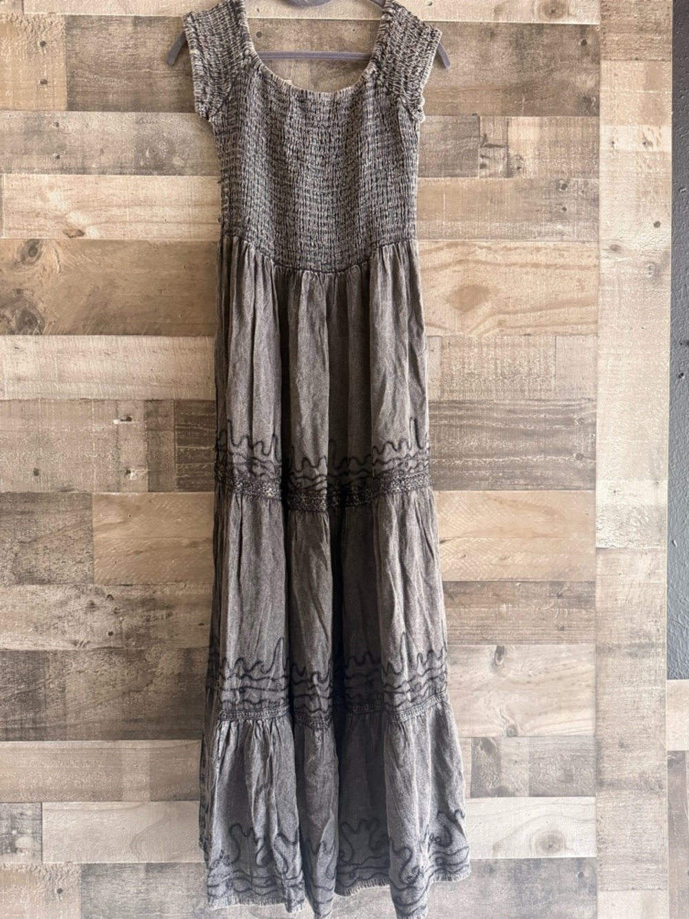 Boho-chic Off-Shoulder Grey Smocked Maxi Dress - Picture 2 of 8